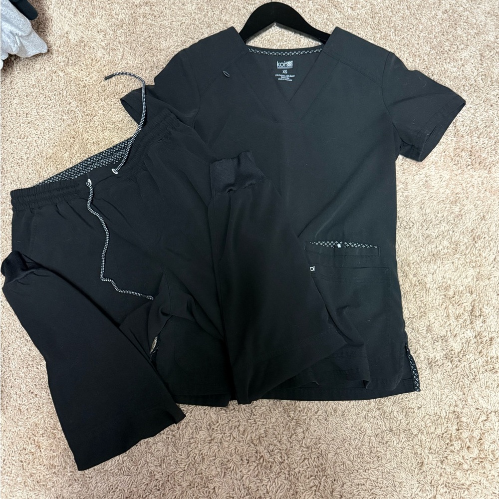 Koi scrubs